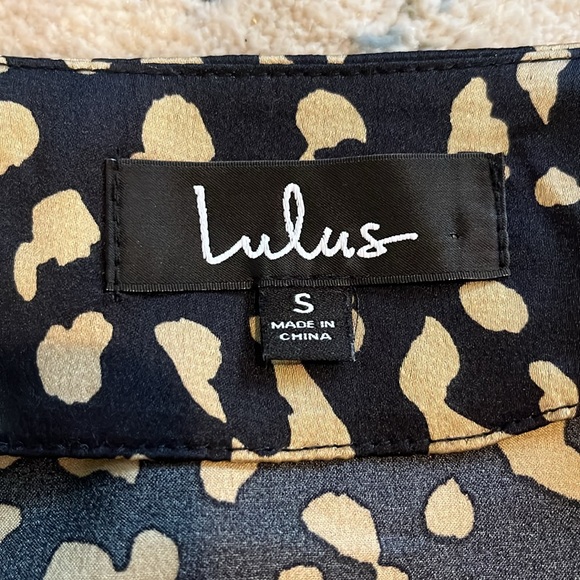 Leopard button up silk Lulus brand size S - Picture 2 of 7